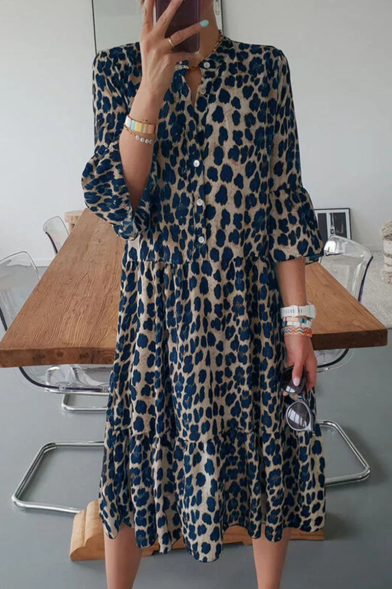 Romee – Robe Léopard Chic à Fente Subtile et Coupe Évasée