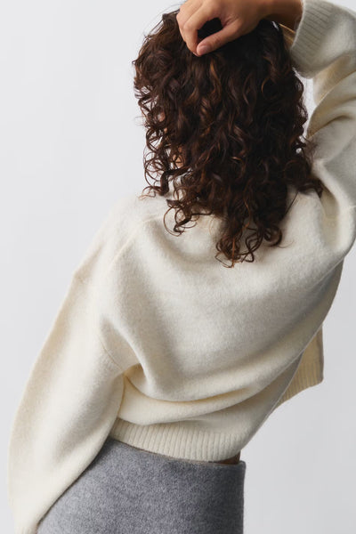 Amélie – Pull Oversize Doux pour une Élégance Intemporelle