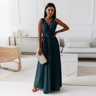 Agatha – Robe Longue Unie à Col V Élégante et Intemporelle