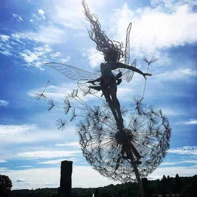 WhimsyWeld – Sculpture artistique d'une fée en mouvement avec des accents de pissenlit flottant