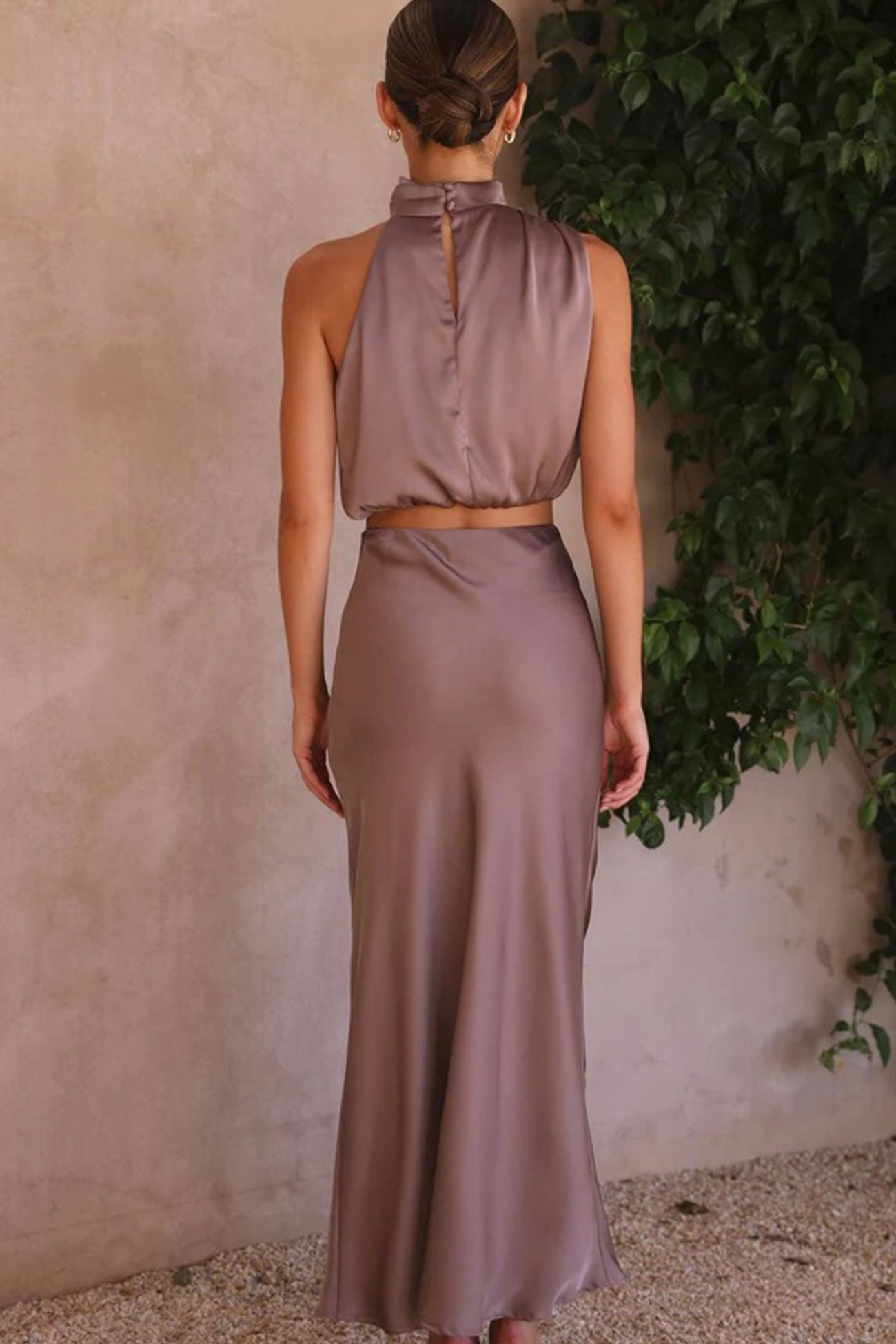 Victoria – Ensemble Satiné Élégant avec Crop Top et Jupe Taille Haute