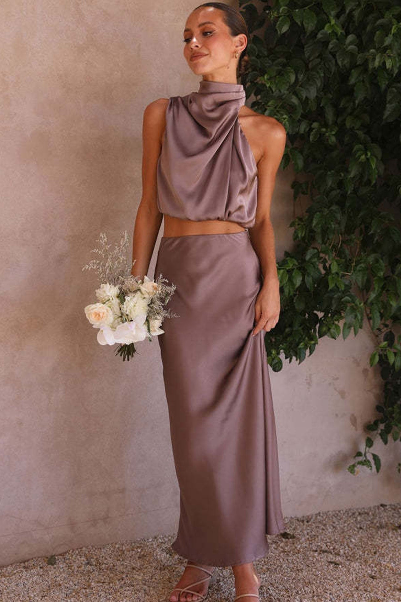 Victoria – Ensemble Satiné Élégant avec Crop Top et Jupe Taille Haute